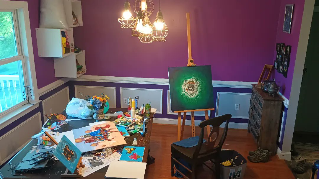 DrEmilyThomas's tweet photo. Who needs a #diningroom anyway when you could have a #craftroom ??! #makeover #room #creative #art #craft #design https://t.co/uvB4R7huW8