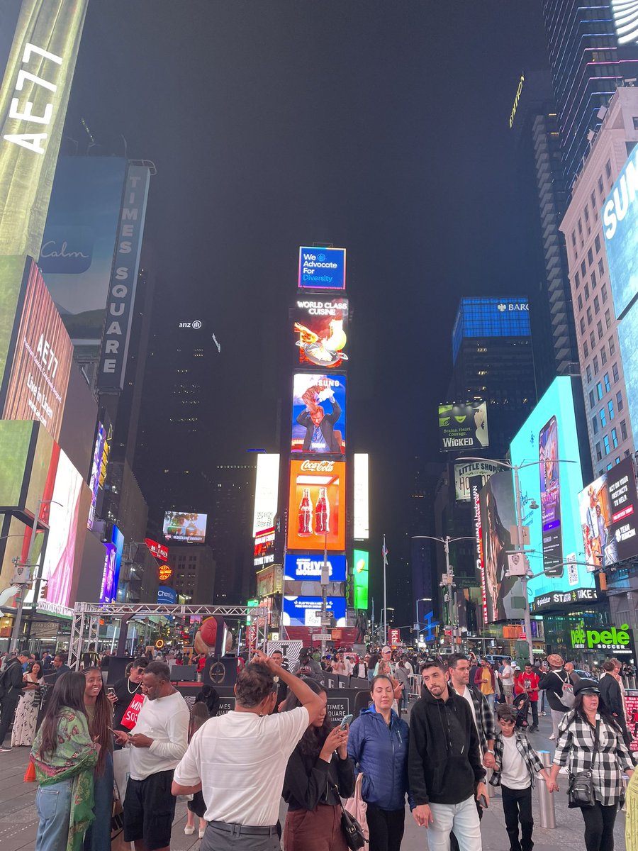 jrbeadles's tweet photo. I’m back in town and still, ain’t none of these people heard of @jrvassar https://t.co/Bl45eStf08