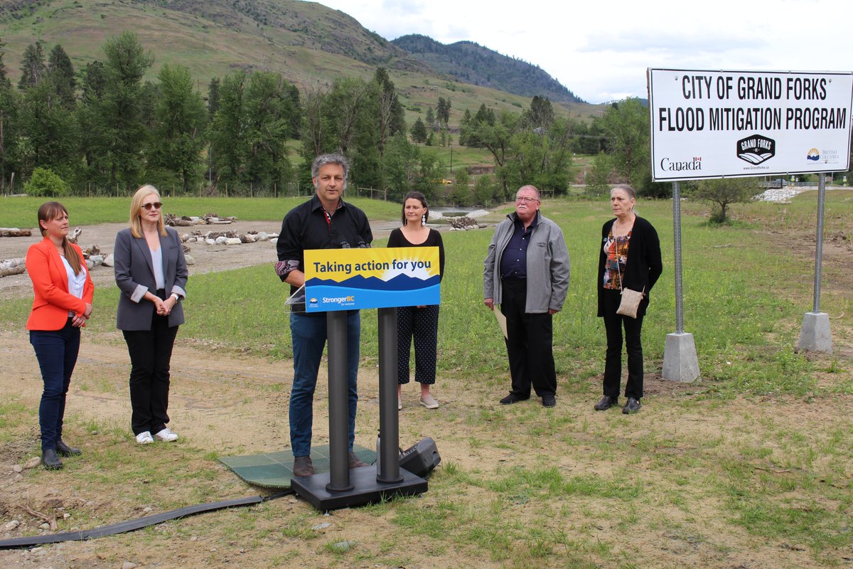 Yesterday, @rr4mla Roly Russell announced on behalf of @BowinnMa that Grand Forks had received a $5M grant under the Community Emergency Preparedness Fund. @BCGovNews youtube.com/shorts/vpBaR6j…