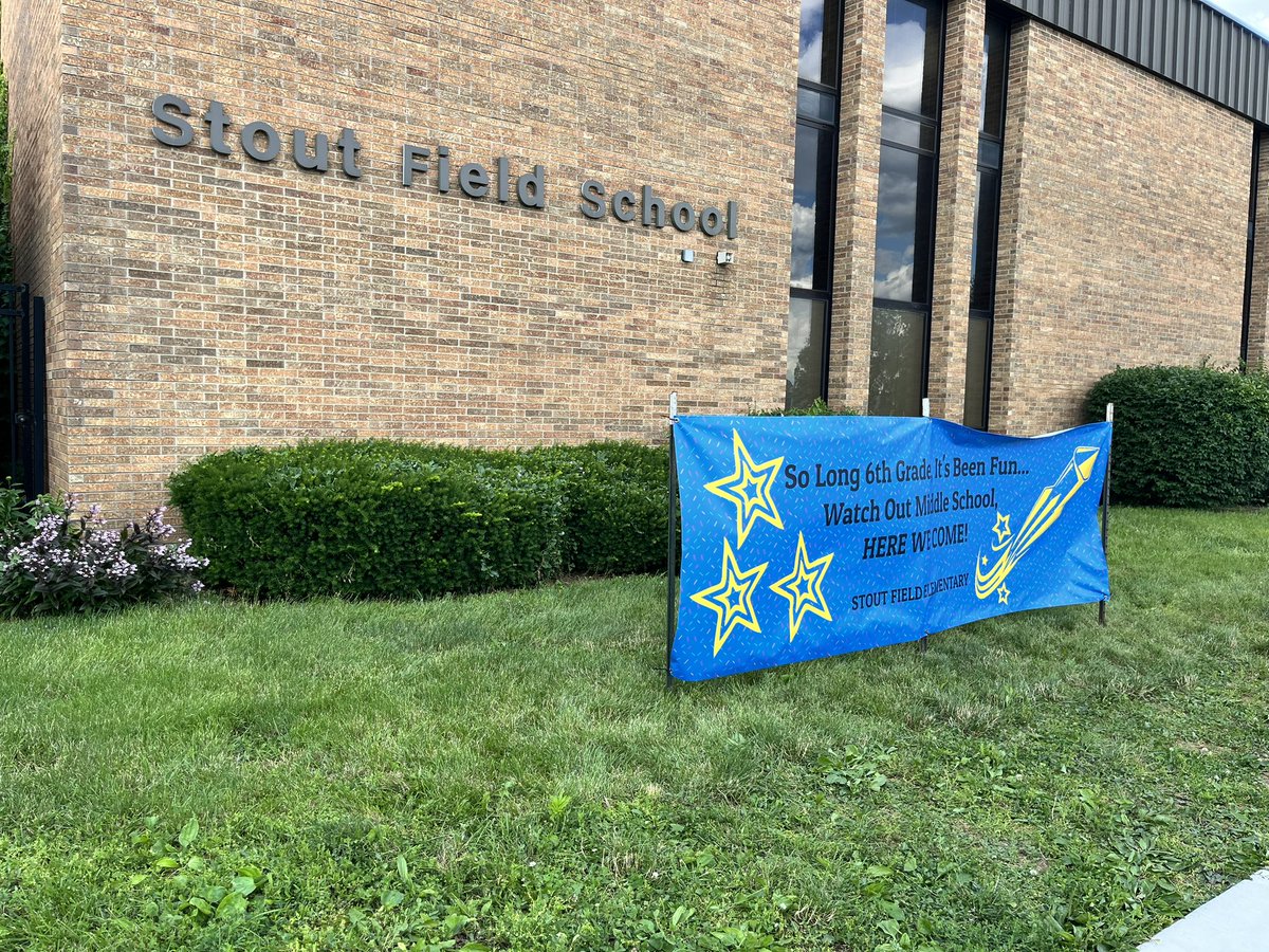 Lots of fun celebrating our 6th graders tonight as they stopped for awards and photos on a beautiful day! What an awesome group of educators making a difference each year together! #wearewayne