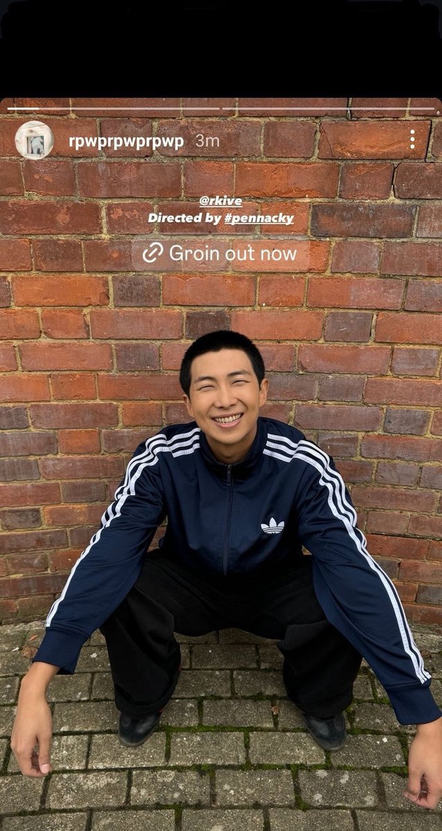 _GaL_OT7_'s tweet photo. This Namjoon!
#RightPlaceWrongPerson 
#RM
#groin_rm https://t.co/SsLwFf4EKh