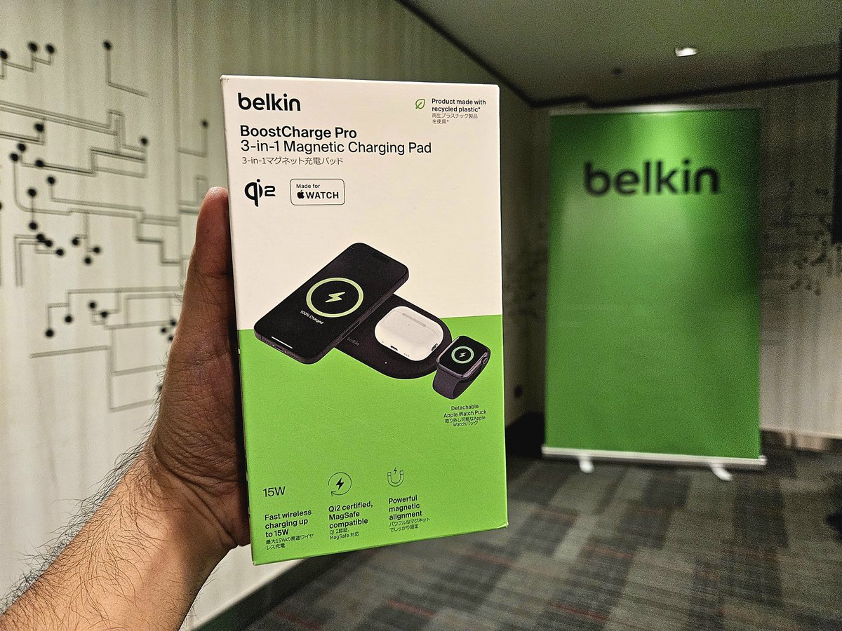 iReviewTH's tweet photo. ชาร์จแบบใหม่ ชาร์จแบบ 3-in1 รุ่นนี้เป็นสินค้าใหม่ของ belkin รองรับทั้ง iPhone, AirPods และ Apple Watch มาตรฐาน Qi2 15W ส่วนราคาก็สมฐานะอยู่ที่ 4,490 บาท #belkin #iReview https://t.co/7iAvHMlQiF
