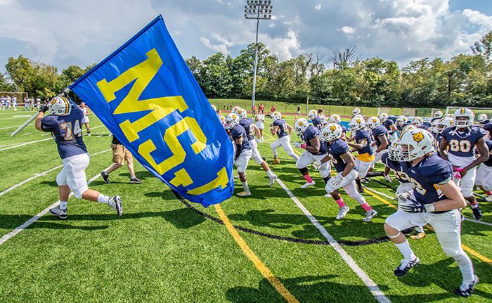#AGTG After a great visit and conversation with @JT_FTF I am thankful to say I’ve earned my first offer from @MSJ_FB.
#mountup 🔵🟡
@MasonCometsFB 
@CoachCastner 
@DarinLittle36
@AllenTrieu