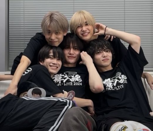 _miijooo28's tweet photo. ほんとに飛行機飛んでくれよ？
この日のために仕事頑張ってんのに https://t.co/0LzUm9Ffpo