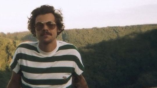 hesmousling's tweet photo. italy!harry ⭐️⭒๋࣭ ⭑ https://t.co/v75Q4xiZH8