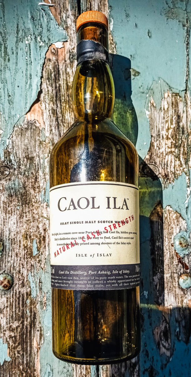 Fergus gets a chance to evangelise to a new whisky-curious pal. On discovering he likes smoke, a 61.3% Cask Strength Caol Ila is the hammer chosen. Let’s see how that went down.

dramface.com/all-reviews/20…

#Dramface #whiskyreview #singlemalt #scotchwhisky #whisky #caolila