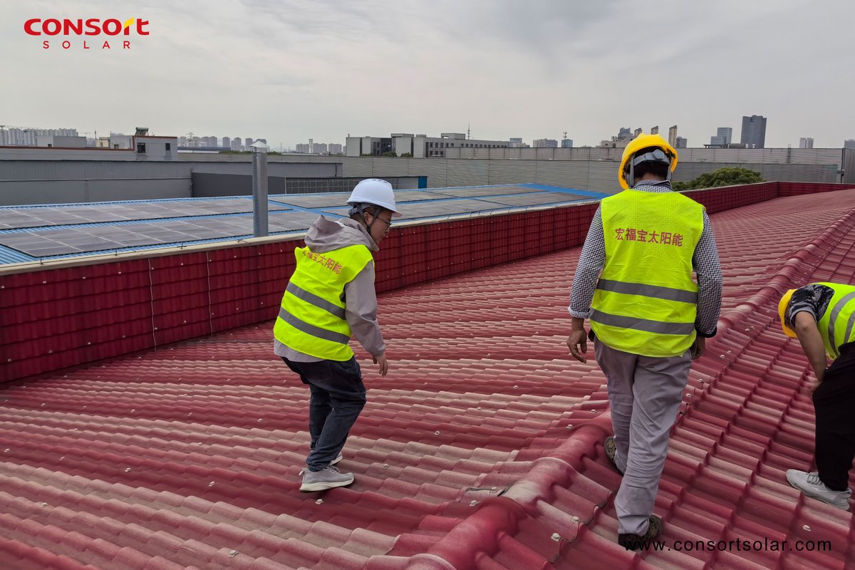 CONSORTSOLAR's tweet photo. Consort has a new 881.595 kW photovoltaic rooftop project ready to start! #SNEC

#Consort preferred #N_cell #TOPCon 585W high-efficiency modules for DeChen, to ensure #solar_power generation at the same time, and effectively reduce the roof loading. https://t.co/0TDENOG8QR https://t.co/zcK6U0ErPh