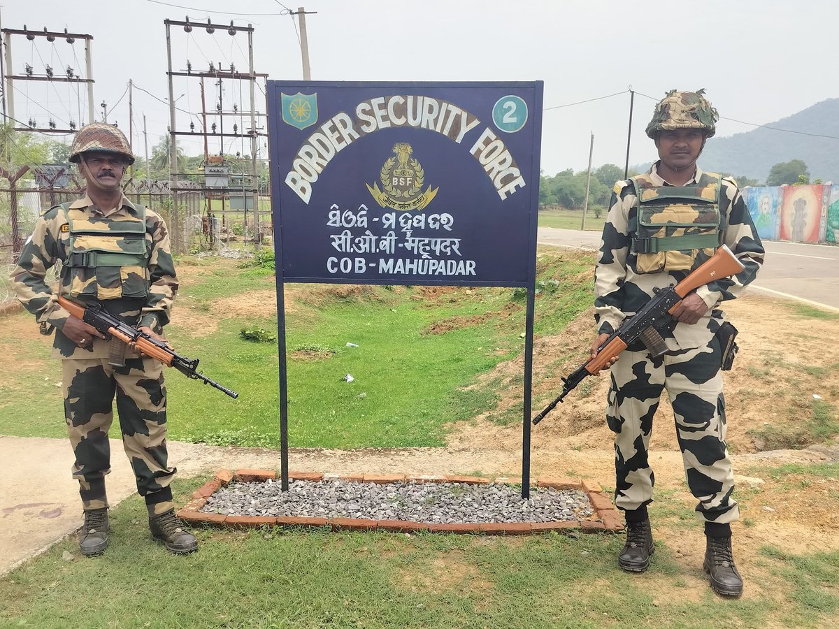 On 28/05/2021 #BSF with the support of @odisha_police established COB Mahupadar, in Dist Malkangiri #Odisha with the aim to stop the naxal menace along the CG-OD border, provide security to the local population & developmental activities in the area.

#JaiHindh 
#NationFirst