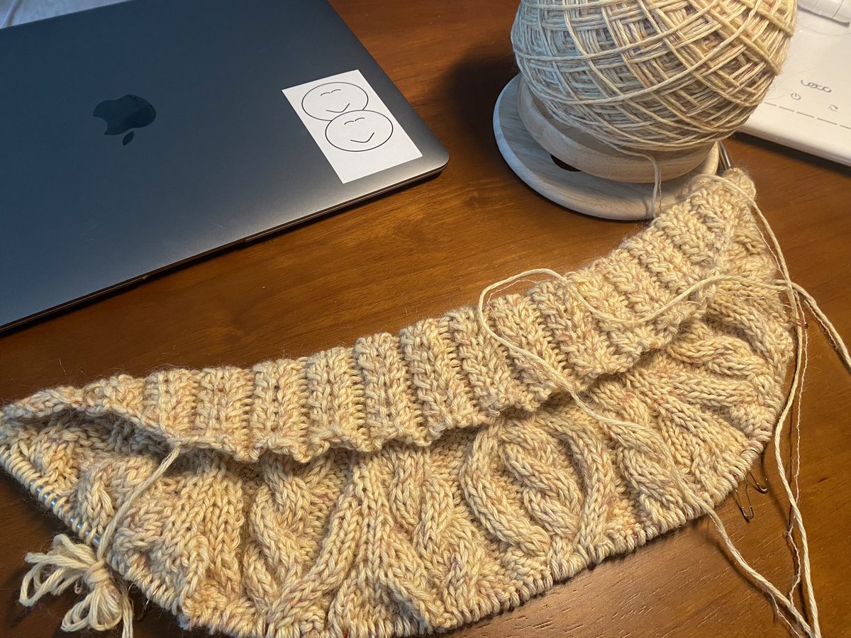 knit_tree tweet picture