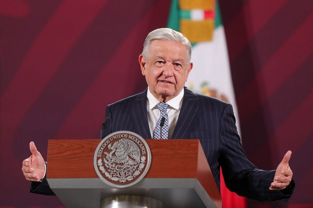 El presidente de México, @lopezobrador_ , reiteró hoy su rechazo al bloqueo impuesto por Estados Unidos a #Cuba y la inclusión de la isla en la lista unilateral de países supuestamente patrocinadores del terrorismo. @cadenagramonte @CubaMINREX . @aliciarca @Edua