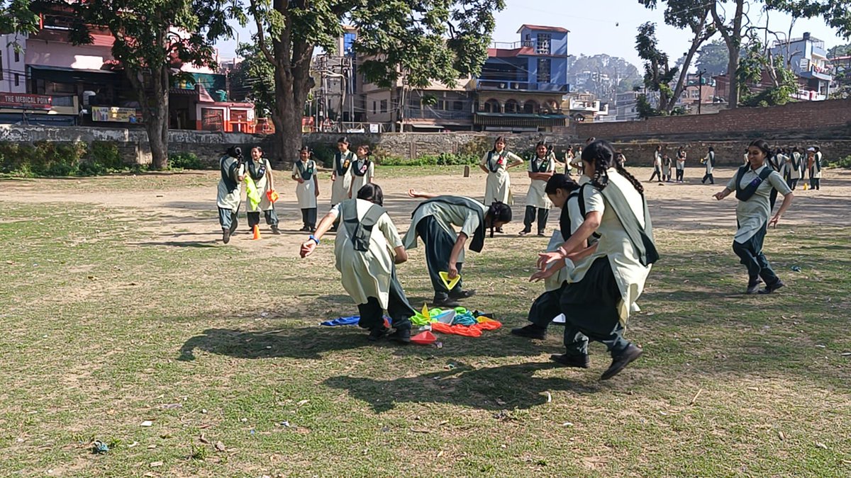 SocchNgo's tweet photo. Week 6 of "My Health, My Right" is here! The "Balance Diet" game, focusing on nutrition during menstruation, is making a real impact. From Week 1 to now, we've seen incredible transformations in these young girls. #MyHealthMyRight #SOCCHTrust #YouthEmpowerment #HealthAwareness https://t.co/3hbfxXiq9D