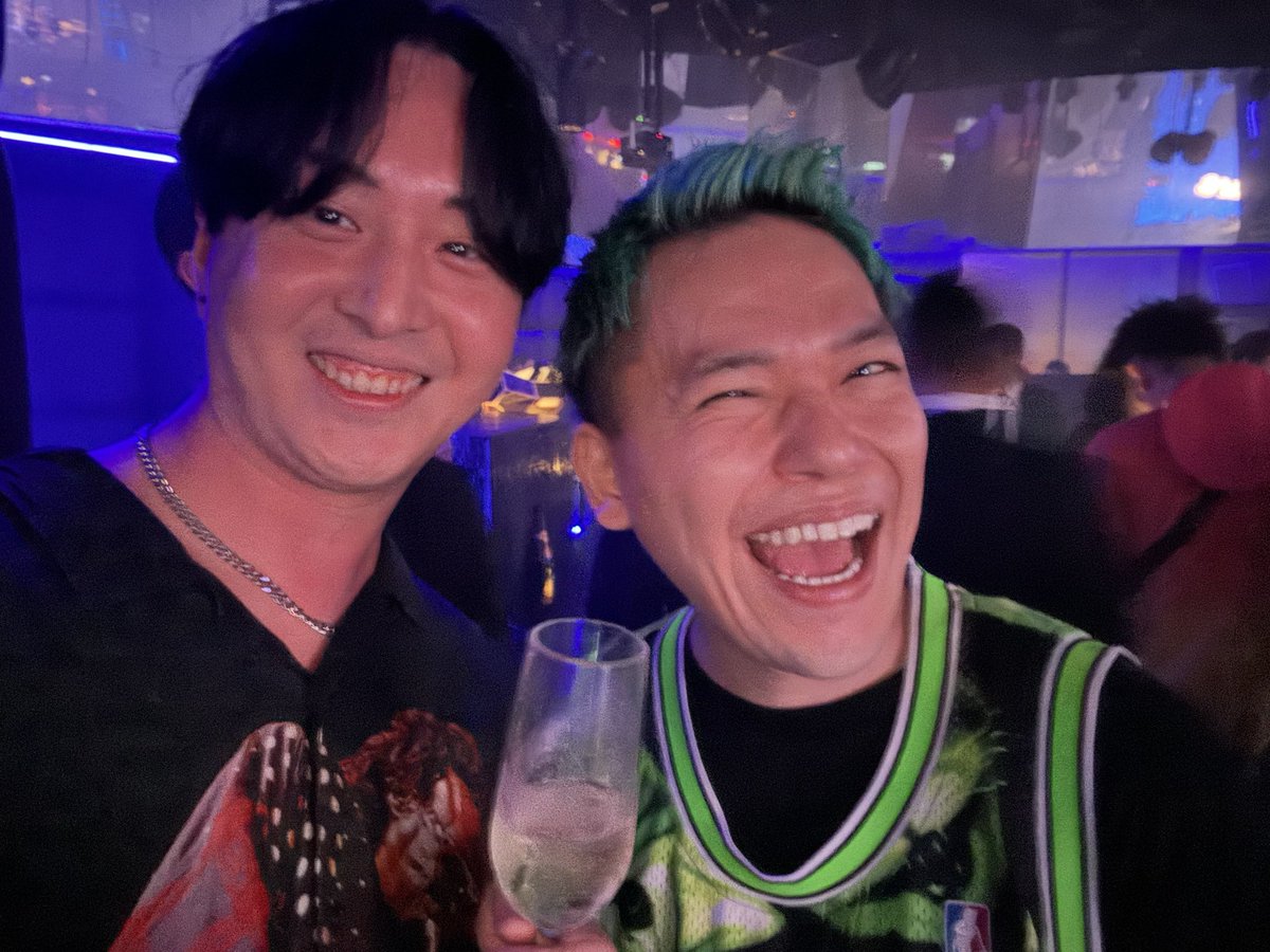 昨日はヒカルさんの33歳のバースデイ🎂イベントに参加出来て幸せでした😊
終始動画を観てるようなクオリティで話されてて、その熱量を間近で感じました❗️

まえっさんからの手紙は凄く感動的でコレからも応援したくなるようなメッセージでした📣