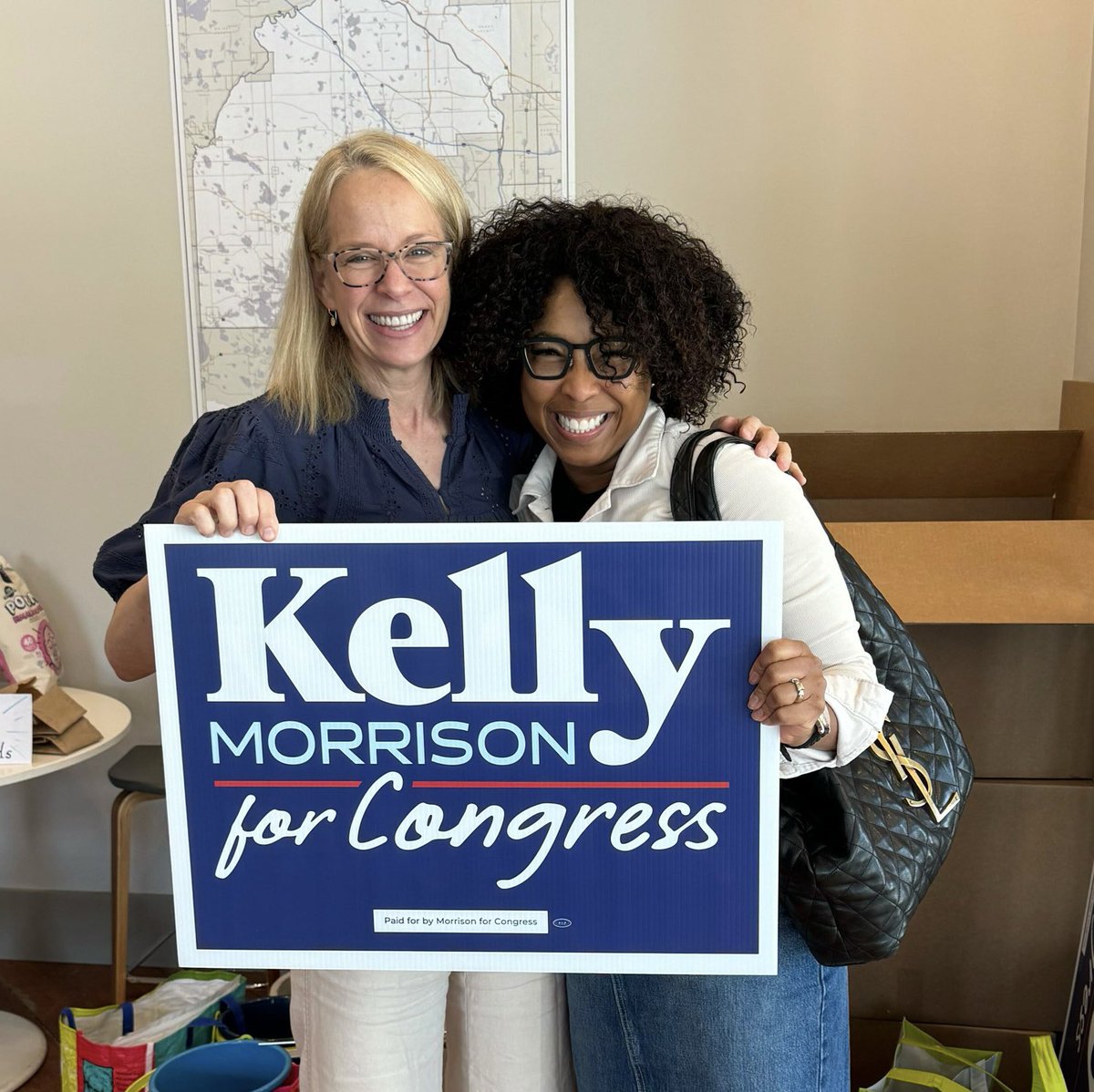 First lawn sign out the door! Lawn sign season starts on June 28th - let us know if you’d like one! 
#KellyForCongress #MN03
kellyforcongress.org/get-involved