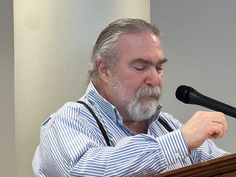 L.I. Science Center’s president wants to know why the town is ready to start eminent domain procedures to take LISC's E. Main St. building on the town square. At last week's Town Board meeting, his questions and comments were met with only silence. buff.ly/3VjoTto