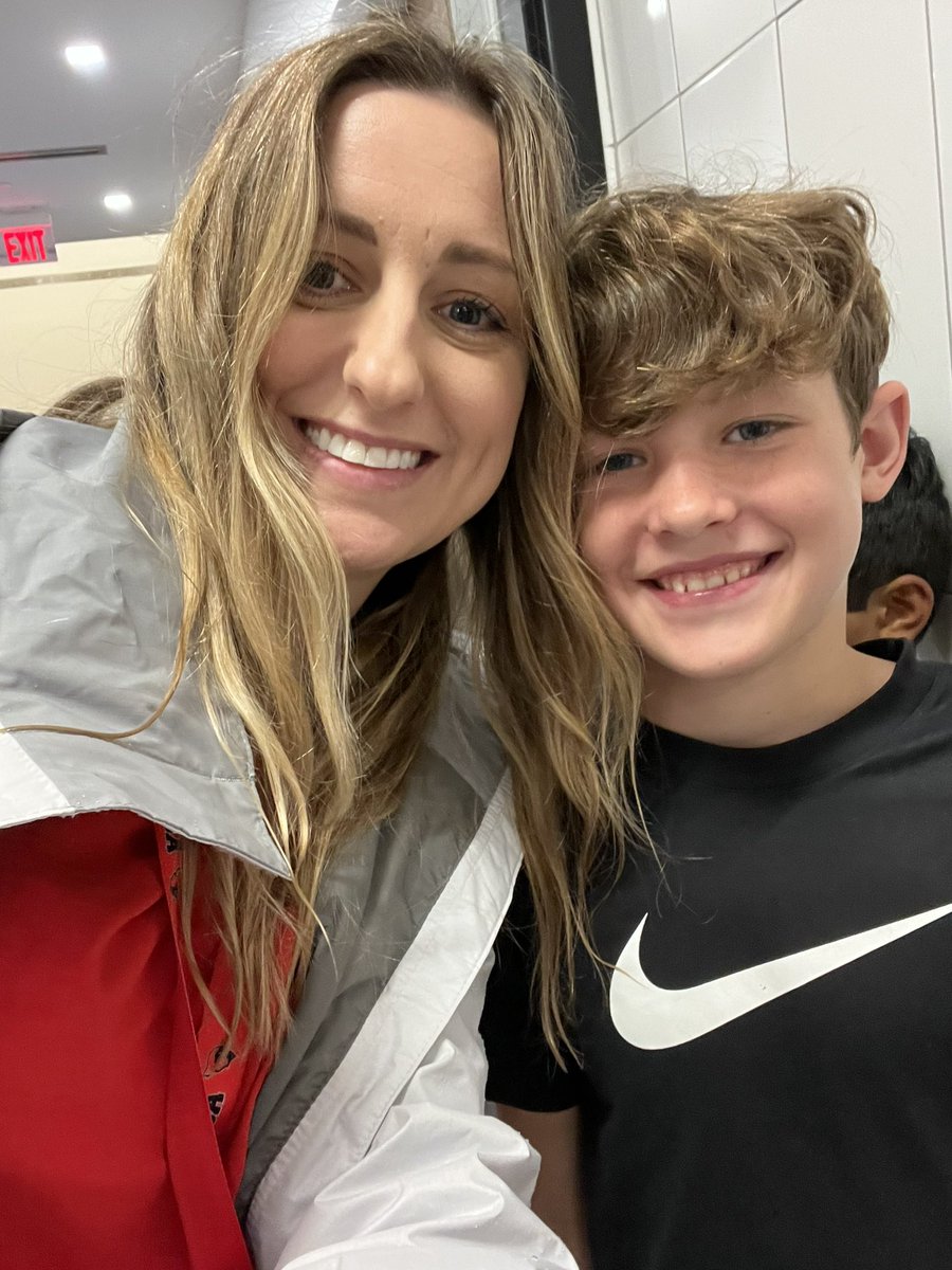 EmilyChapmanMHS's tweet photo. Senior Walk and got to run into these 2 familiar faces ❤️ I love that they still love to see me! https://t.co/7ng4tJ5poY