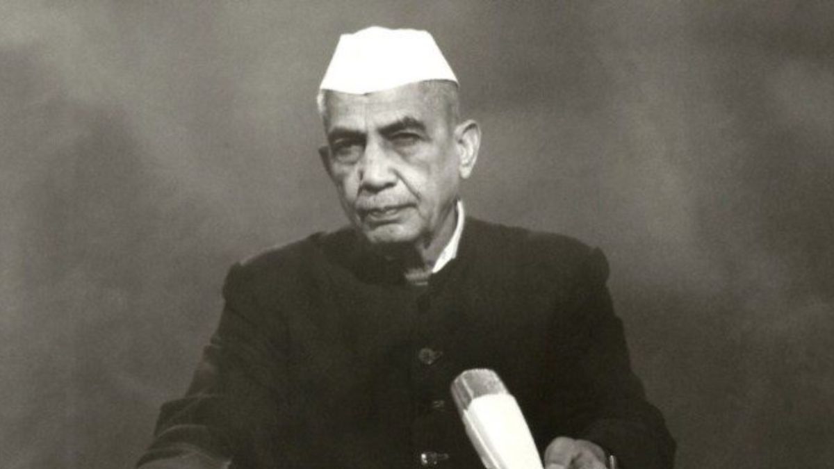 किसान मसीहा, पूर्व प्रधानमंत्री, भारत रत्न, चौधरी चरण सिंह जी पुण्यतिथि पर सादर नमन एवं विनम्र श्रद्धांजलि,
जब तक सूरज चांद रहेगा, चौधरी साहब का नाम रहेगा।