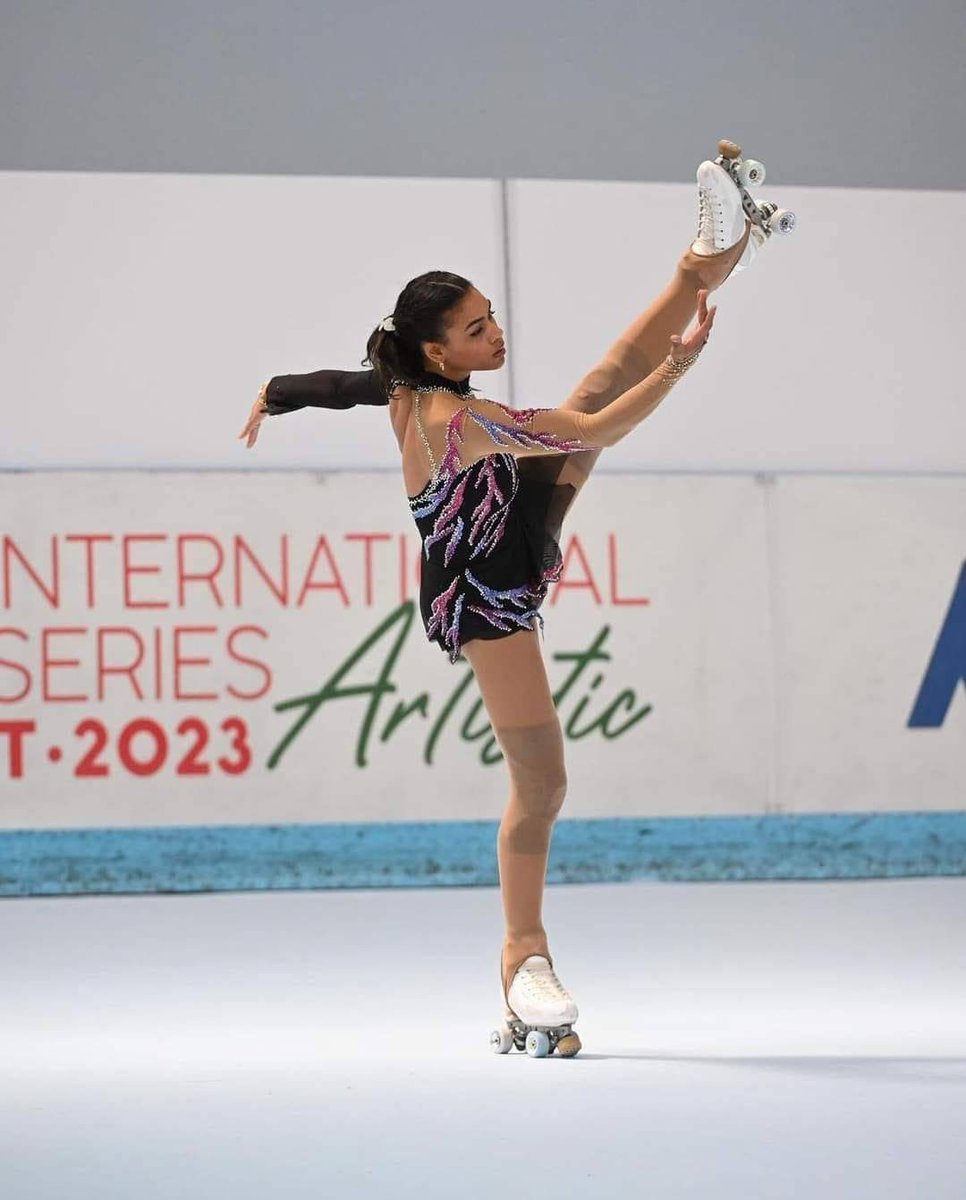 RadioCiv's tweet photo. Sport | Patins et sports de glisse🇨🇮🐘
Félicitations à l’Ivoirienne Soro Bonati Yene Corinna 🇨🇮 qui a gagné le championnat du monde de séries artistiques à Trieste, en Italie, avec un total impressionnant de 154,91 points 🥇.
#RadioCiv #RTIofficiel #RTISPORT #RTIDigital #FIPG https://t.co/FRSNj7zuya