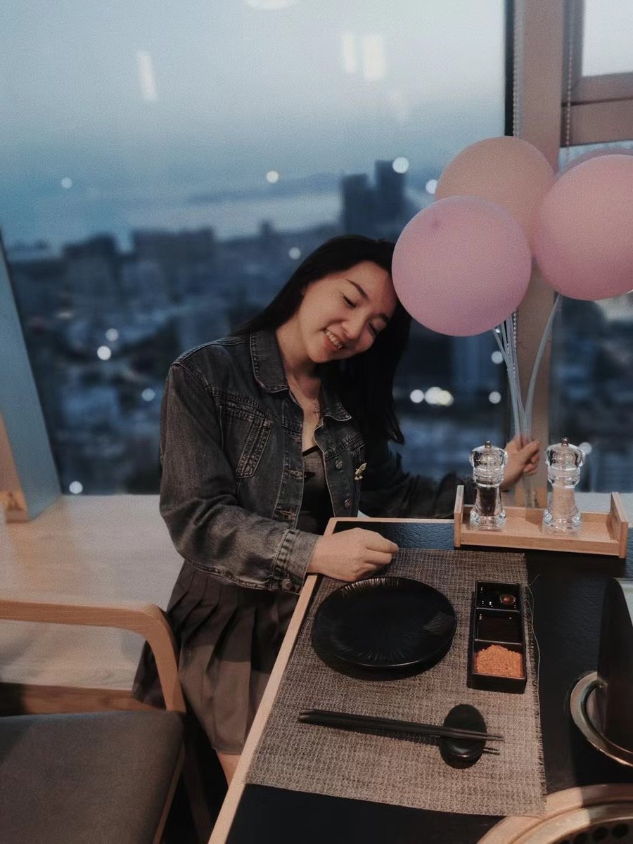 Kadiafall's tweet image. I'm still a lovely lady, haha