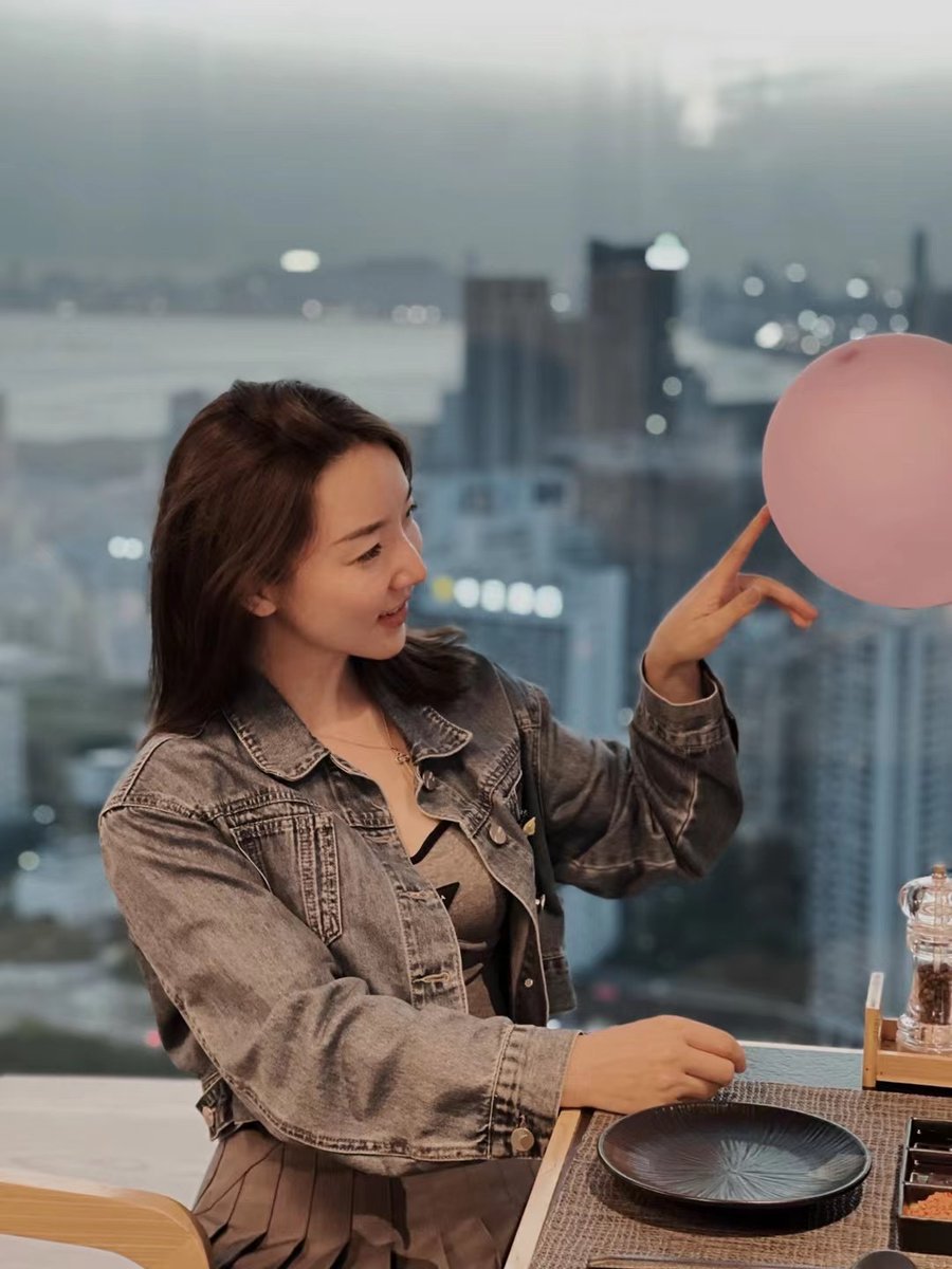 Kadiafall's tweet image. I'm still a lovely lady, haha