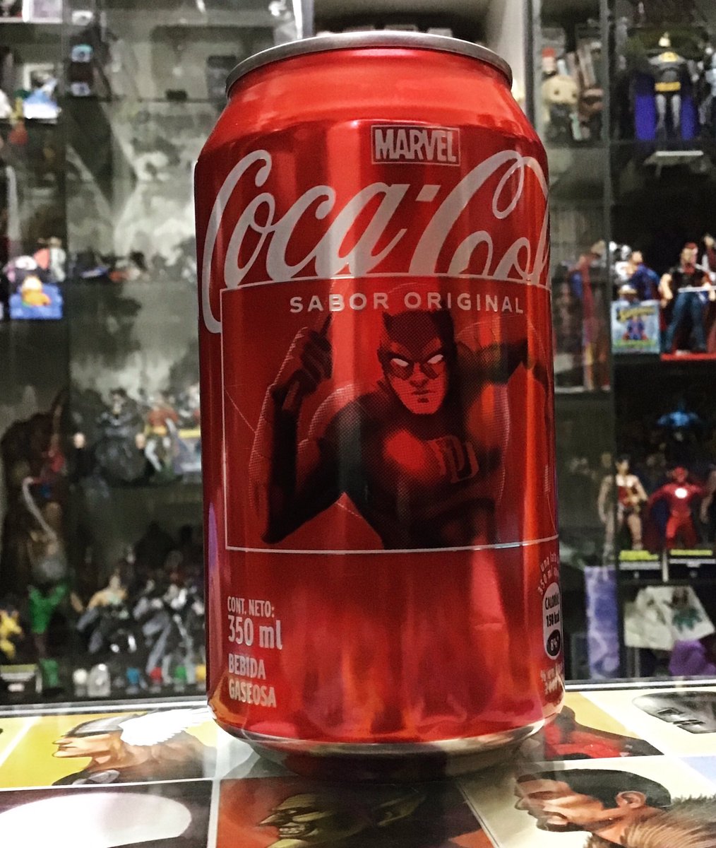 therobcollector's tweet photo. Como dijo Matt Murdock: “No repagues diez en marketplace, no hay peor ciego que el que no quiere ver”
#Daredevil #Marvel #CocaCola #Superhéroes #Comics #marvelcocacola #MattMurdock #HellKitchen #Defenders #StanLee #CharlieCox #JessicaJones #LukeCage #IronFist #Punisher #marvel https://t.co/079einPod6