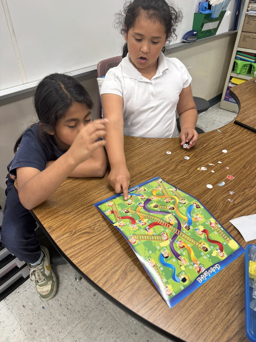 Ms.Trattler tweet media