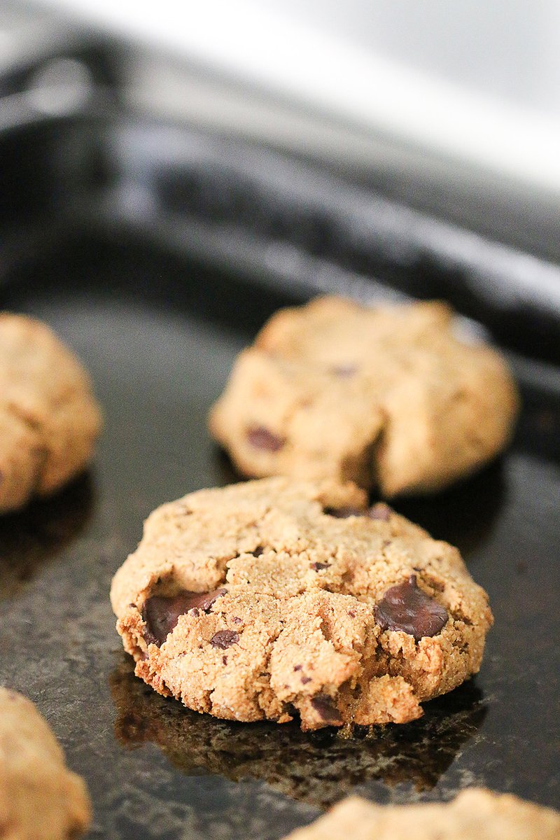 Craving a guilt-free treat? 🍪 Whip up some delicious grain and gluten-free chocolate chip cookies with just the right amount of sweetness! Find the recipe in the sweets chapter of Eat Happy Too. Time to get baking! #glutenfreegoodness #healthytreats amzn.to/2EZghBT