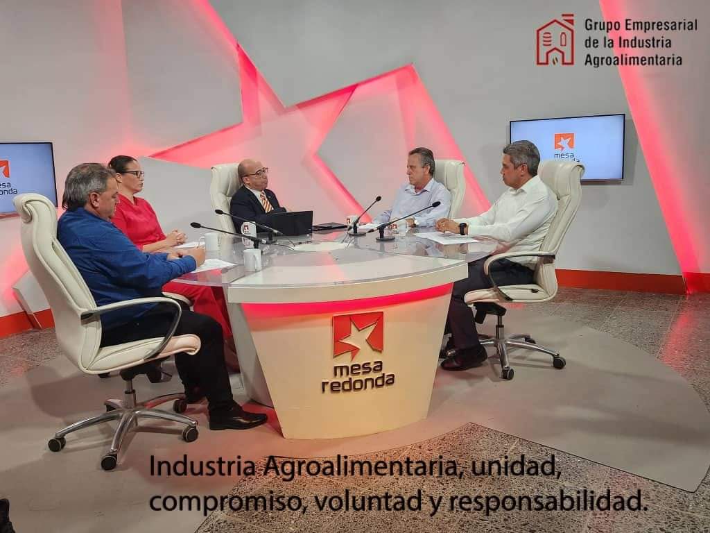 Hoy en la Mesa Redonda como parte del Grupo Empresarial de la Industria Agroalimentaria @wichelRivera en representación del sector en #PinardelRío #PinarXNuevasVictorias