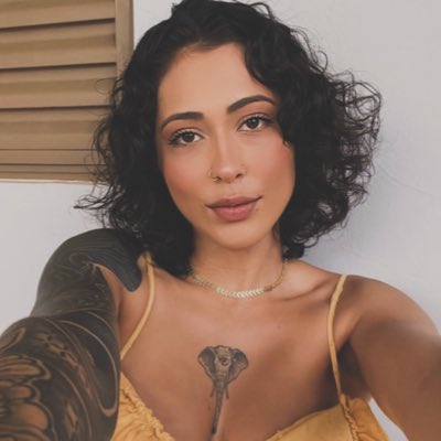 _crlhfer's tweet photo. #NovaFotoDePerfil https://t.co/V3E2EEuSh7