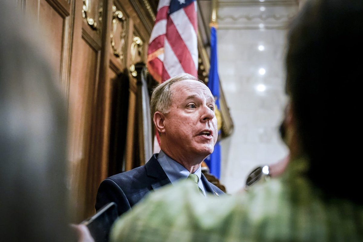 BehizyTweets's tweet photo. BREAKING: Wisconsin patriots have ONCE AGAIN successfully gathered enough signatures to trigger the recall of RINO State Assembly Speaker Robin Vos for failing to impeach election administrator Meagan Wolfe for election law violations during the 2020 election
Their first effort to recall Vos fell short due to a dispute between signatures from his old district boundaries and the state's new legislative district map. In March, they submitted more than 9,000 signatures, well over the 6,850 needed to successfully recall but only 5,905 were valid signatures, the others were from the post-2022 election district map.
This time around, the patriots have done their homework. They brought 9,022 signatures they say are more than valid