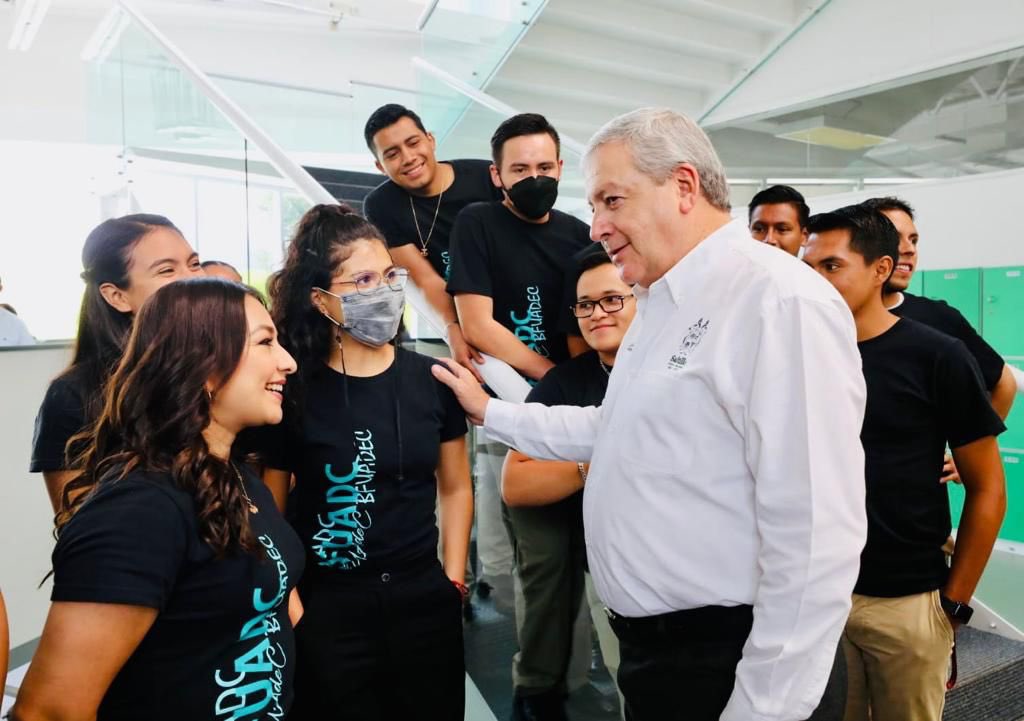 chema_fraustro's tweet photo. En el mes de agosto arrancaremos la Semana de la Juventud Saltillense, en la cual tendremos actividades de salud, educativas y de empleo, enfocadas a este importante sector de la población, con el fin de brindarles oportunidades para su desarrollo integral. #Saltillo https://t.co/Ggr1Eu049l