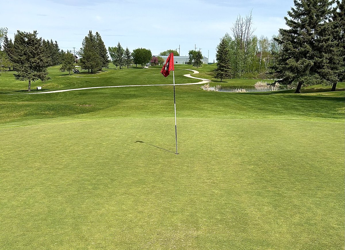 Great day ⁦<a href="/GolfStonyPlain/">Stony Plain GC</a>⁩ with the tough-to-putting greens certainly providing the protection here. Thanks to ⁦<a href="/RobbJamesCPGA/">Robb James</a>⁩ ⁦<a href="/jcmd22/">Jeff Cuthbertson</a>⁩ and staff for their hospitality!