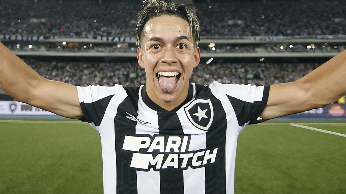 EstagiarioFogao's tweet photo. O criticado Segovinha é 1 MILHÃO DE VEZES MAIS JOGADOR QUE O DIEGO HERNANDEZ. https://t.co/zgbr8Y01lm