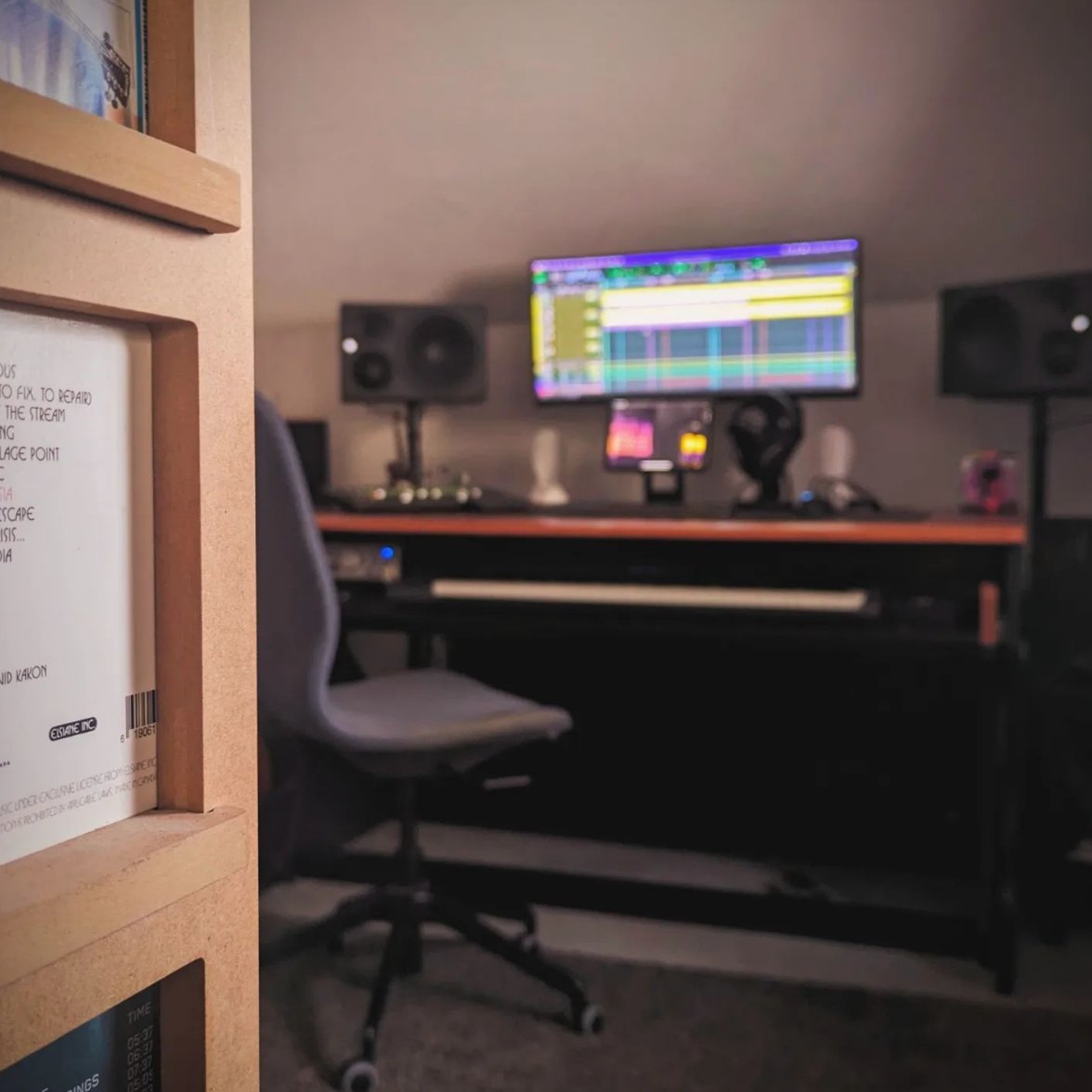 AvidProTools's tweet image. 🎵 Home office update
📷 instagr.am/iamoubi
▶️ avid.com/pro-tools

#homestudiosetup #homestudiolife #musicproduction #daw #avidprotools #protools #avid