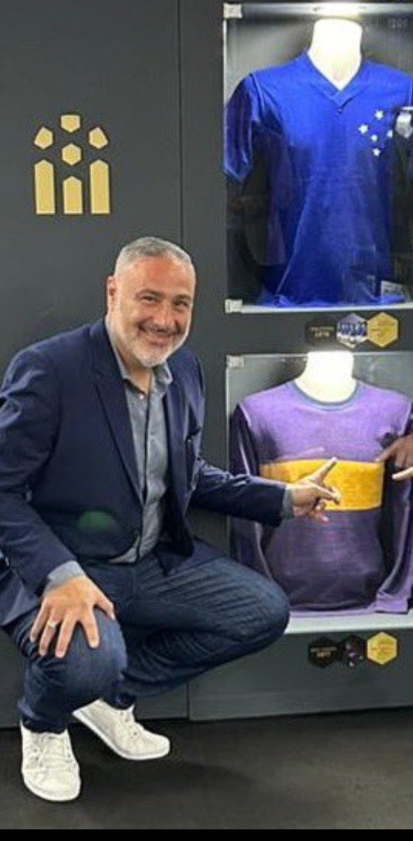 mundobocaradio's tweet photo. Hoy #NocheDeVisita en @mundobocaradio con @LuisFregossi . Desde las 23 nos acompaña @DiegoMLajst , Pte de la agrupación @bocalacausa en los estudios de @RBA1350am 🎙️ 
Además toda la actualidad y la previa del partido con Nacional Potosí por Copa Sudamericana! Te esperamos ✍️ https://t.co/Uk0oTK5zPU