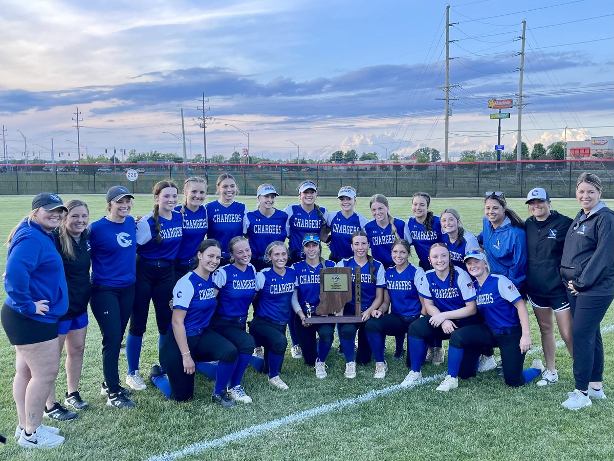 So proud of these girls and coaches! They showed great resiliency to battle back from a 0-4 deficit late in the game to win the @IHSAA1 regional championship tonight by a score of 5-4!