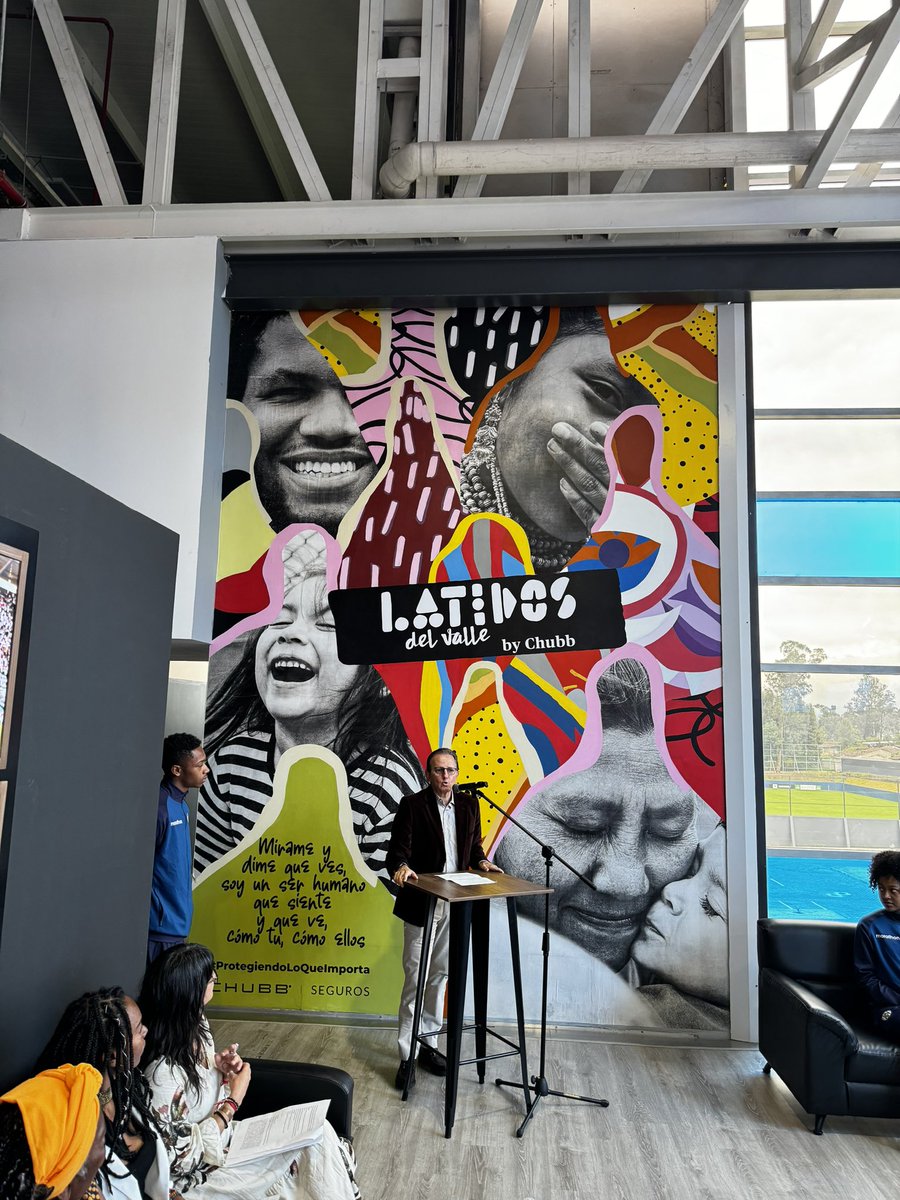nicolasrmunoz's tweet photo. @IDV_EC inauguró hoy con el apoyo de @Chubb y #Danec su sala anti - racismo en el estadio. 

Importante hito digno de replicar que viene de la mano con una importante campaña de consciencia en todos los niveles del Club ❤️🇪🇨 https://t.co/EPGX99WP5R