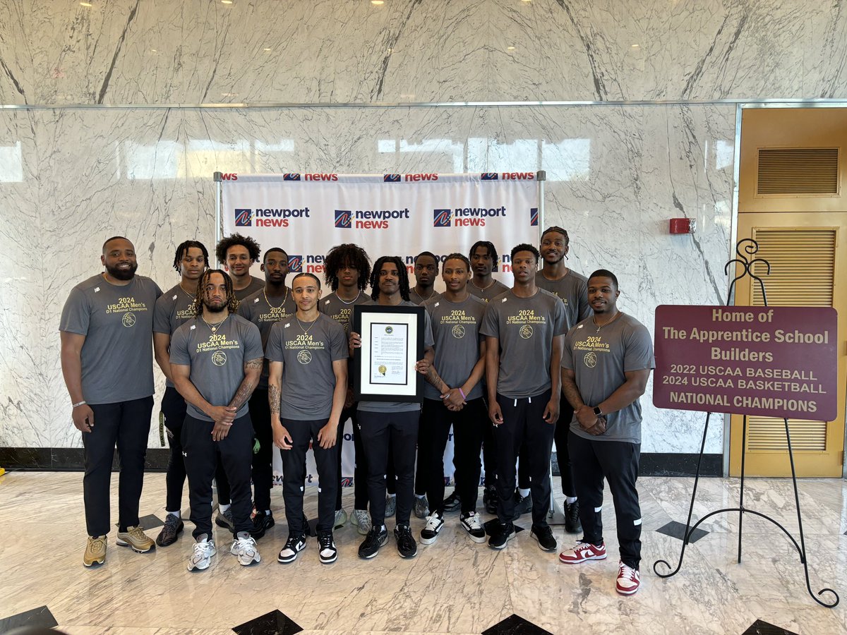 GoBuilderSports's tweet photo. We had the opportunity to be recognized by @CityofNN tonight at their City Council meeting. Special thanks to @MayorPhilJones and the rest of the City Council for having us out to continue our @USCAA National Championship celebration! #GoBuilders https://t.co/Flt6ITDybk
