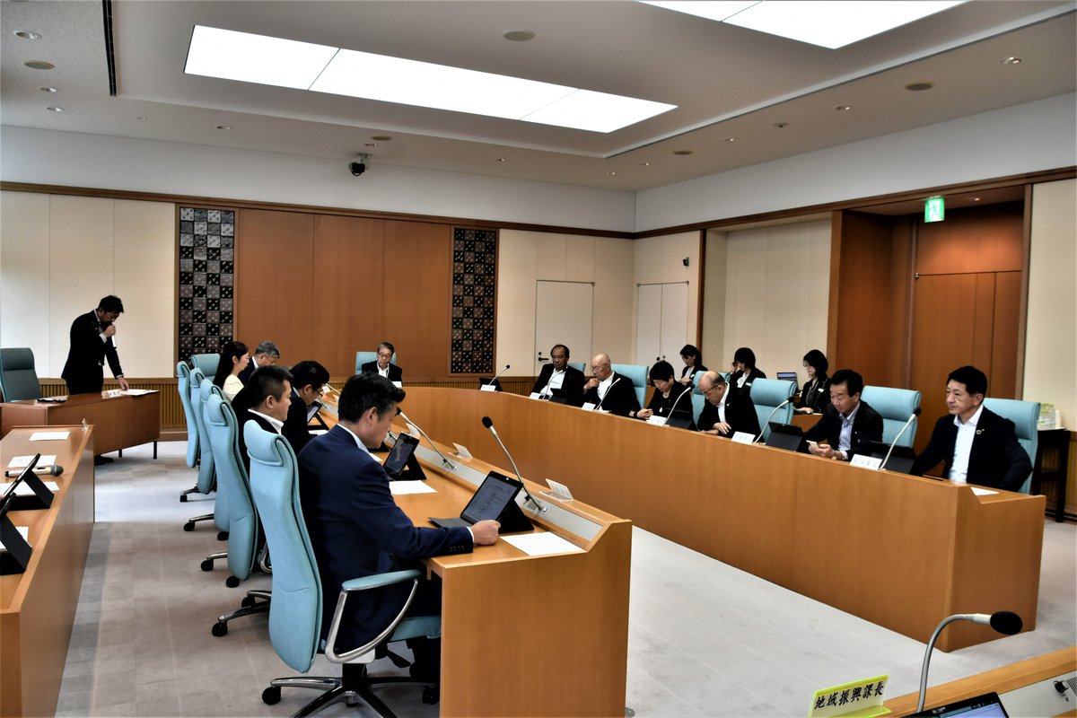 5/28（火）に次期プラン検討会が開催されました。 とちぎ未来創造プラン及びとちぎ創生15戦略（第2期）の指標の状況等について執行部から説明があり、委員からは、コロナ禍を踏まえた評価等について意見が出されるなど、活発な議論が行われました。 #栃木県議会