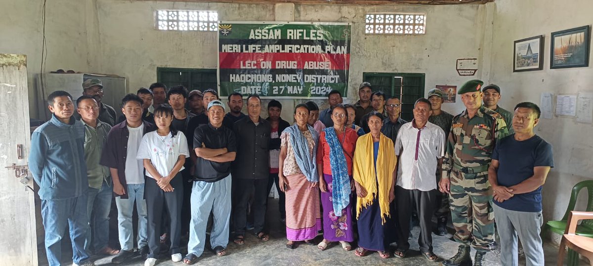 ASSAM RIFLES ORGANISES AN AWARENESS LECTURE ON DRUG ABUSE IN MANIPUR
#AssamRifles on 27 May 2024, organised an awareness lecture on #DrugAbuse in Haochong village, Noney district, #Manipur with an aim to raise awareness about the detrimental effects of drug addiction and provide