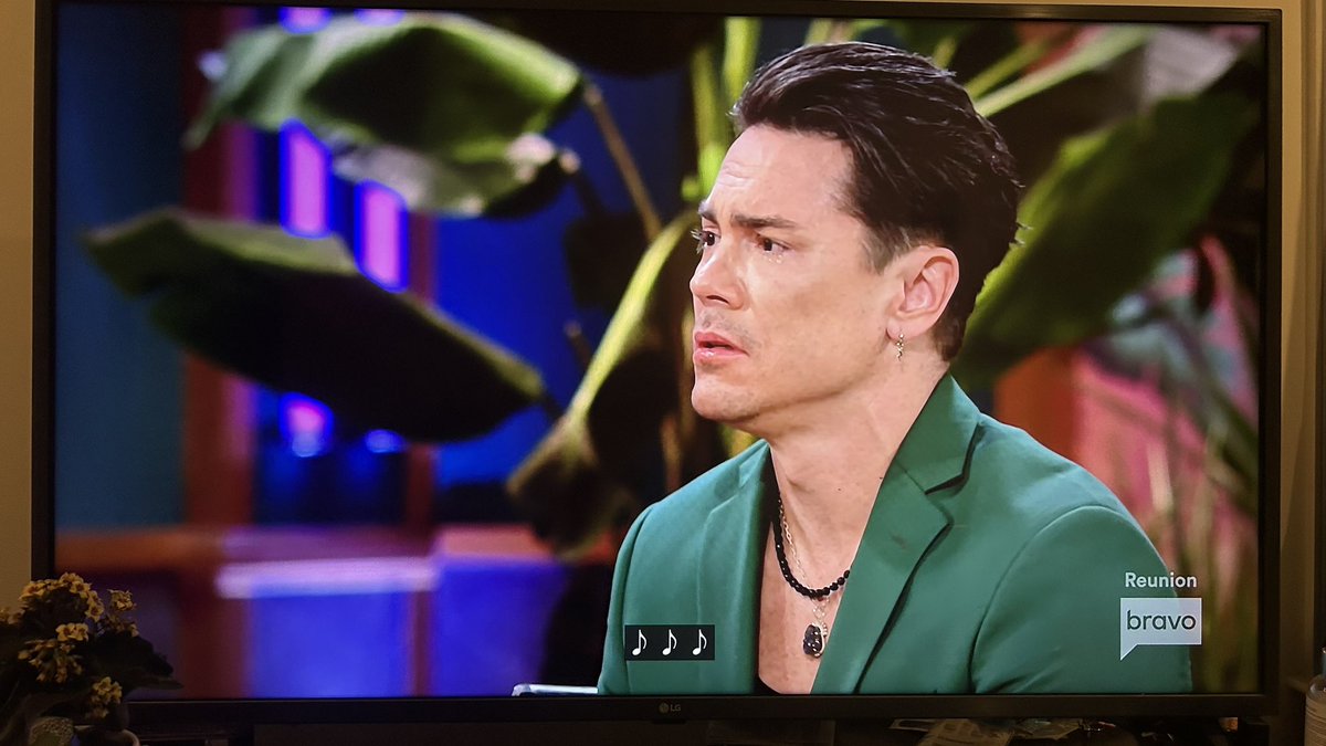 Look at this narcissistic fuck go from 0 to fake tears in 30 seconds for an attempt at audience appeal #PumpRules