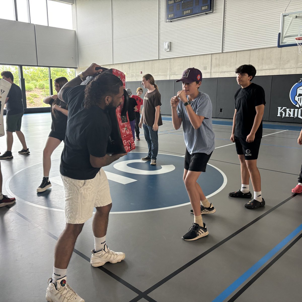 MrPaulFerrara's tweet photo. Thank you @DsbnIndigenous for an amazing day at @niagaracollege for the @dsbn Indigenous Symposium. We had a great day listening to the guest speakers, spending time outdoors on a beautiful hike &amp; learning from the Walking Like Warriors martial arts workshop #DSBN https://t.co/GW4fcH0ujE