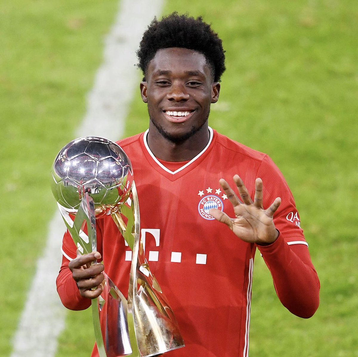 Alphonso Davies is a great soccer talent who plays for Bayern Munich & on the Canadian National Team.

At age 21 his career was in jeopardy though after developing Myocarditis from #SARSCoV2. He was worried he would never play again. 

🧵🧵🧵