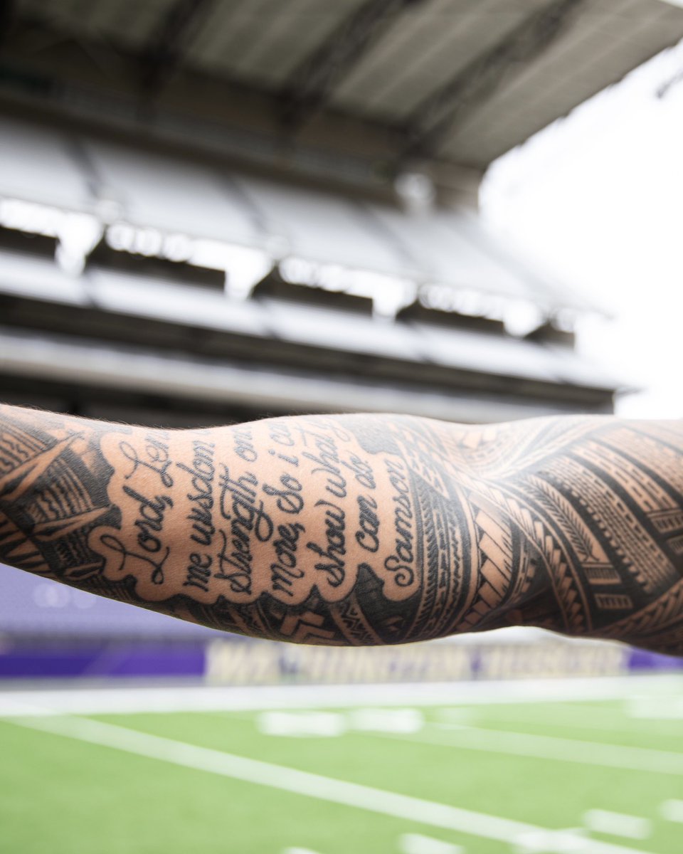 UW_Football's tweet image. Represent @ATuputala 🇼🇸🇼🇸🇼🇸 

#APIHeritageMonth