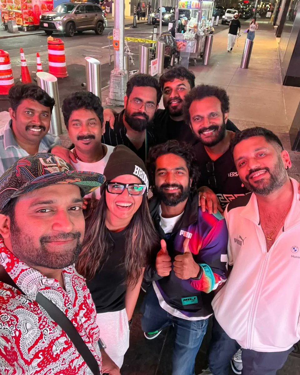 StephenDevassy's tweet photo. In Times Square, one of the biggest cities in the world.
#timessquare #newyork #usa #stephendevassy #solidband #music https://t.co/ERWNsogHAk