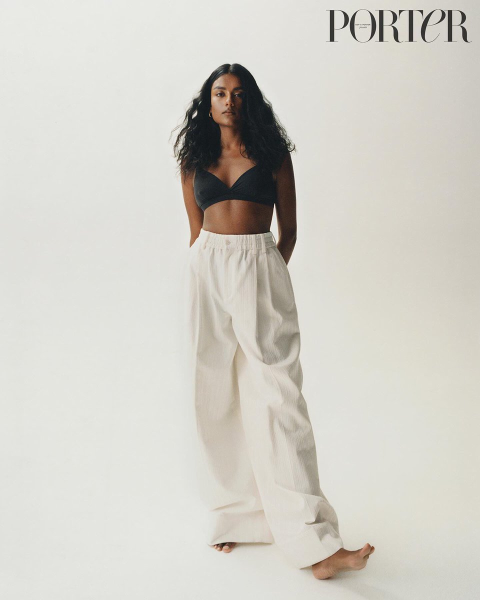 PMaratonando's tweet photo. LINDA DEMAIS ! 😻
Vejam Simone Ashley fotografada por Kulesza & Pik para a Porter Magazine
#PorterMagazine #SimoneAshley https://t.co/6hn35HEm7V