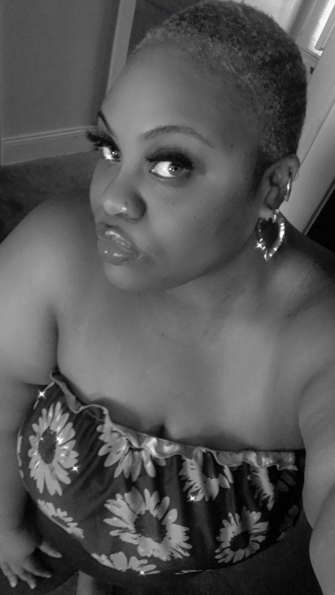 I’m bout to quit my current life and try to be a plus size model for torrid lol yall think I’m pretty enough???