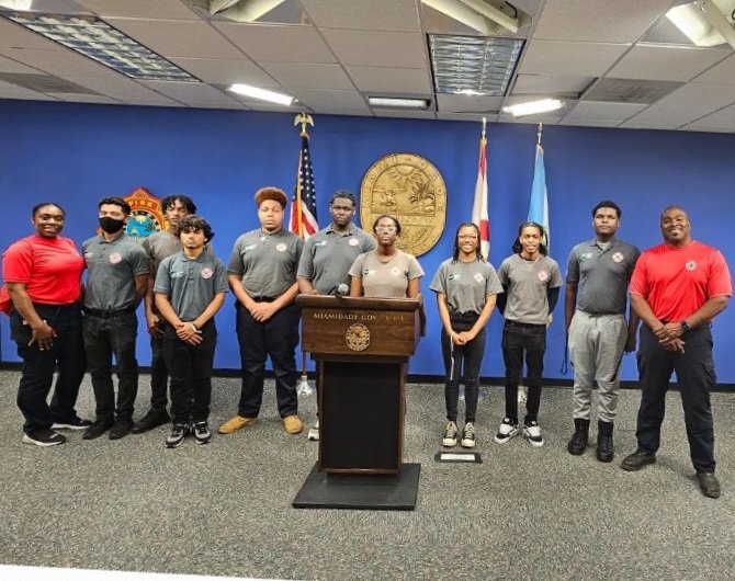 📣 Shout out to our Fire Fighters for planning an exciting field trip for our academy students to the Miami-Dade Fire Rescue/Training facility!👩🏽‍🚒From a venom presentation to the dispatch center & emergency operation center, students were exposed to real-life firefighter training!