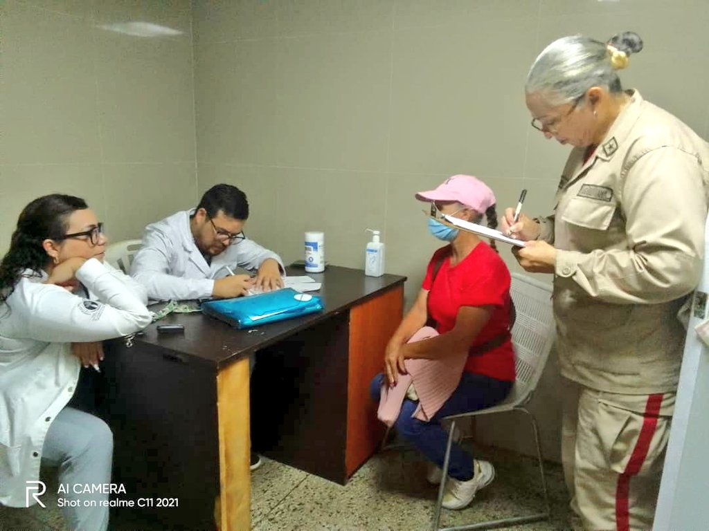 abogado34's tweet photo. #PorAmorAVenezuela ❤️ EXTRAORDINARIA Jornada Medica  @somosivss Hospital  Dr Angel Larralde  #Naguanagua  a la @Milicia_B1 @paramacay455 @NaguanaguaApdi  Consultas Medicina Interna, especializadas, rayos X  medicinas gratuitas @NicolasMaduro @opermarcano4 @MagaGutierrezV https://t.co/s2BF1ylQ0j