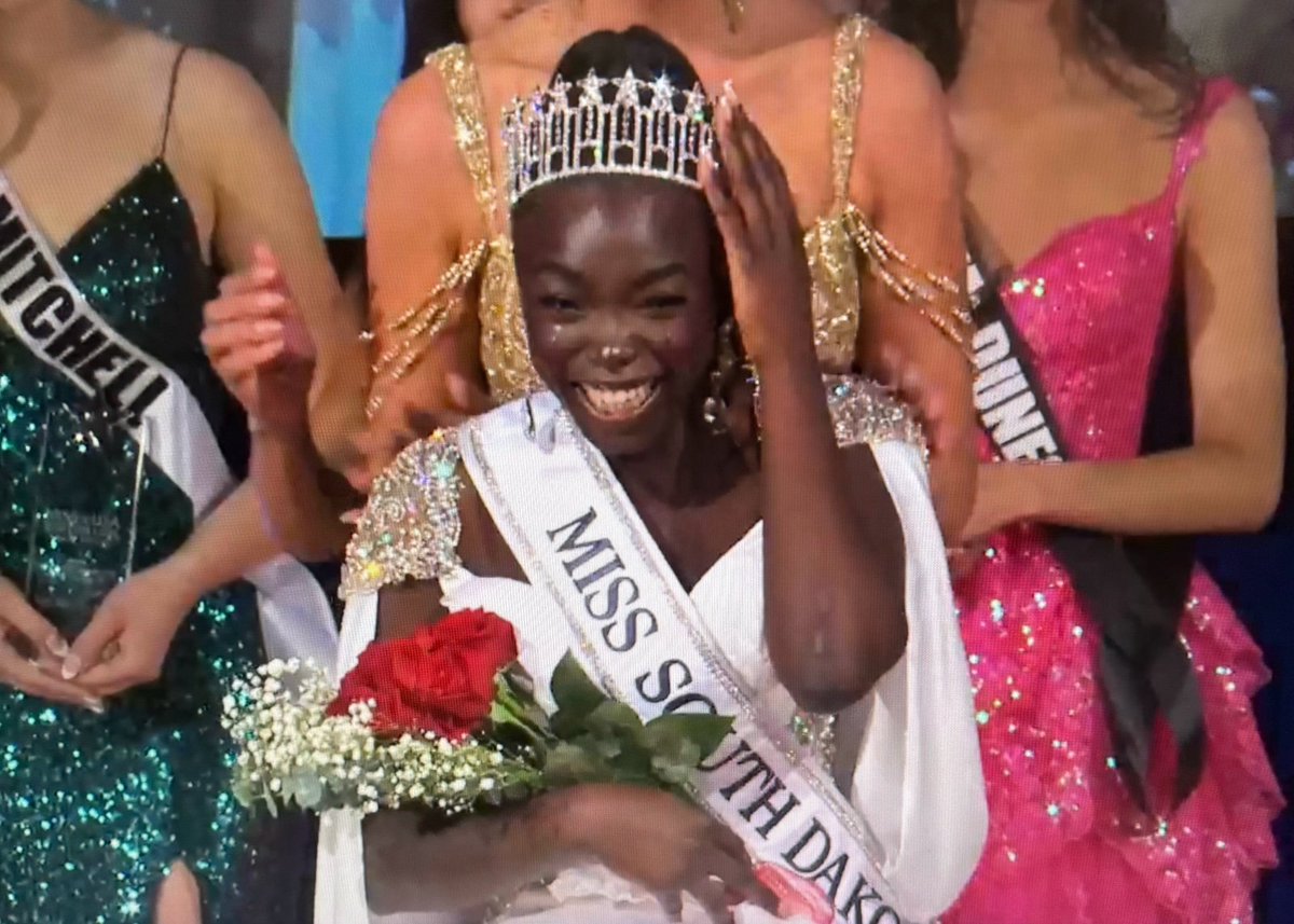 misssdusa's tweet photo. 30 years ago, my mom bravely journeyed to America to escape a war-torn home. To, her journey comes full circle as her daughter is crowned Miss South Dakota USA 2024 in the state where she first found refuge. Her strength and resilience paved the way for this incredible moment. https://t.co/h2C08BoVUe