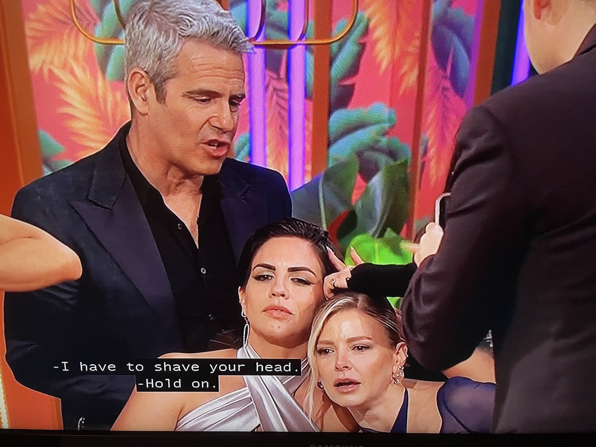 Ariana’s hair getting stuck in Katie’s earring is sort of amazing hahaha <a href="/BravoTV/">Bravo</a> #pumprules <a href="/Andy/">Andy Cohen</a>
